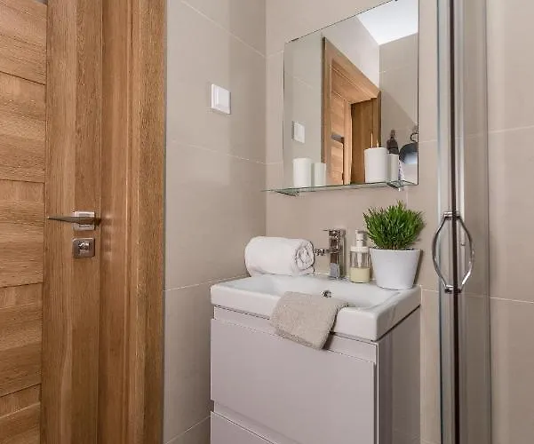 Bialy Bed & Breakfast 3*